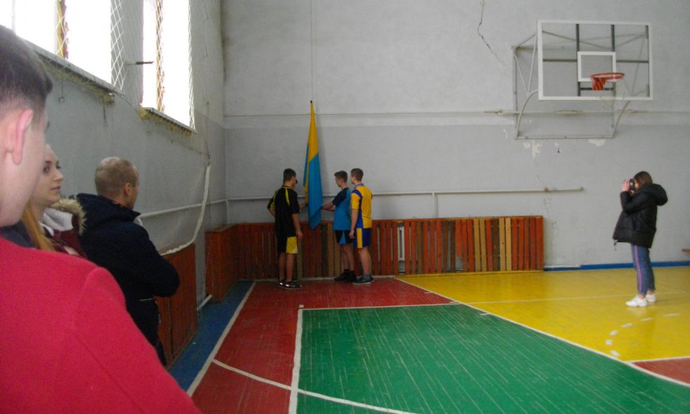 Змагання з волейболу серед юнаків